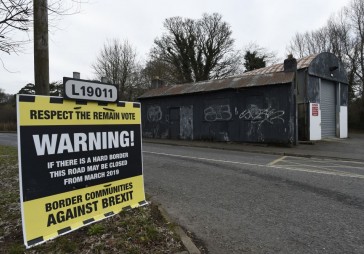 Īri Brexit dēļ brauc apskatīt Latvijas robežu