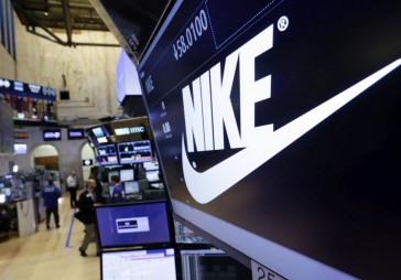 Nike paklūp