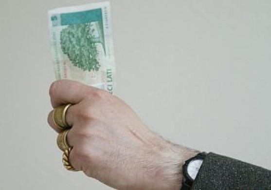  Valsts prezidenta kancelejā atalgojums atgriezies 2007.gada vasaras līmenī