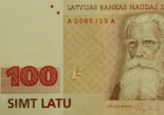 «Simtlatnieku» stipendijas varētu sarukt