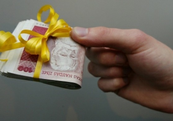 Par konsultācijām maksās vairāk nekā simts tūkstošus latu