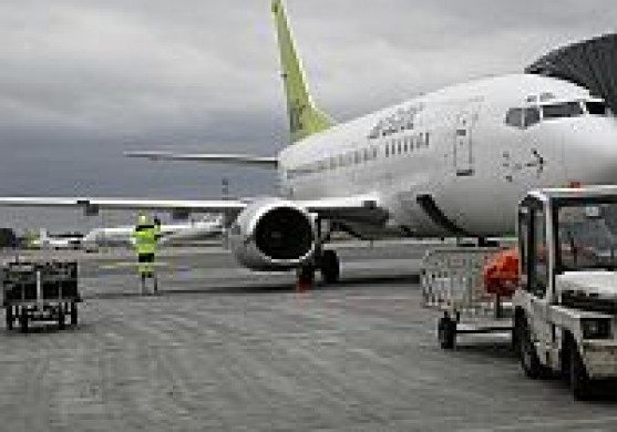 airBaltic lidmašīna nosēdināta, darbojoties tikai vienam dzinējam 