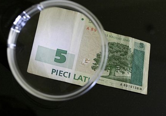 Izpildīts aizdevējiem dotais solījums budžeta deficītu noturēt zem 8, 5 % IKP