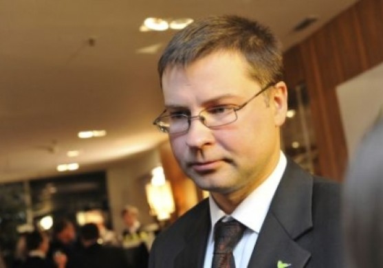 Premjers: investoru piesaisti airBaltic vērtēs