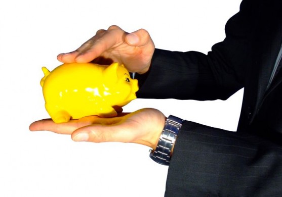 Budžeta grozījumi paredz ieņēmumus palielināt par 102 miljoniem latu; izdevumus - par 19,9 miljoniem latu