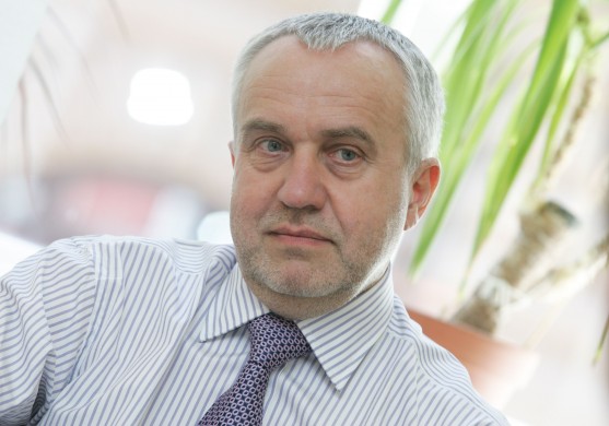 KNAB sāk pārbaudi par Šķēles aizdomīgajiem megatēriņiem