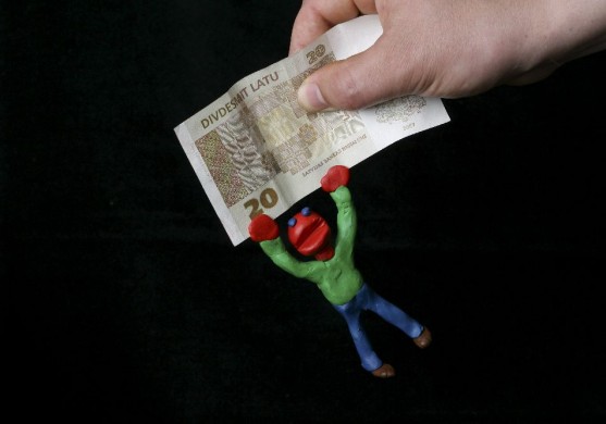 Iedzīvotājiem ekonomiskā lejupslīde turpināsies