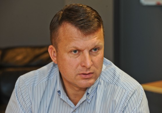 Šlesers publiskotajās sarunās Rīdzenē diskutē par slēpto īpašumtiesību legalizāciju