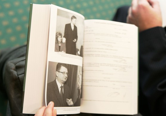 Rīdzenē prezentēta grāmata Cits ķēķis: zem likumīgā «jumta»