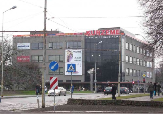 Veiksmīgi izsola Liepājas tirdzniecības namu Kurzeme