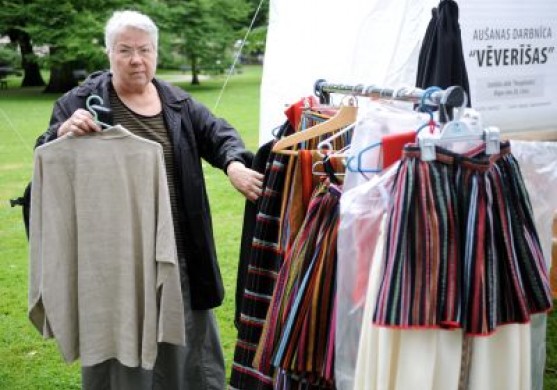 Papildināta - Latvijas Tekstils tomēr tikšot pie dalības tirdziņā