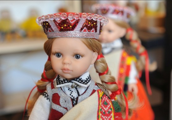 Latviešu etnogrāfiskajām lellēm būs savs veikals Vecrīgā