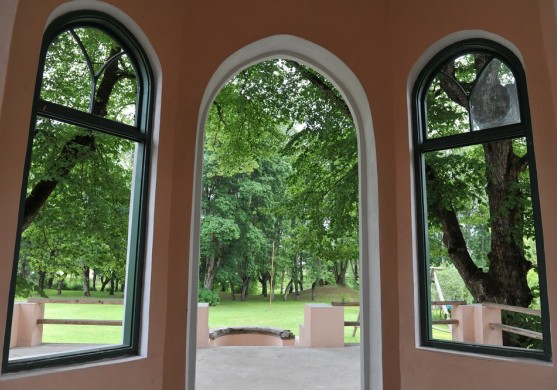 Biznesa vieta: Odzienas muiža