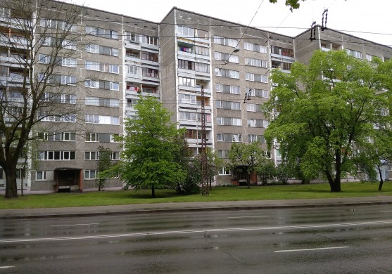 Sāksies daudzdzīvokļu māju renovācijas programma ar banku līdzdalību