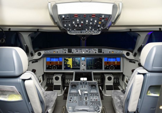 airBaltic reiss uz Parīzi ar jauno CS300 lidmašīnu miglas dēļ nevarēja nosēsties