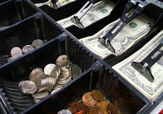 Vācijas mazumtirdzniecība atkal pārspēj prognozes