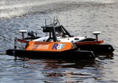 Testē Latvijā pirmo ūdens dronu