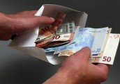 "Aplokšņu algu" saņēmēju īpatsvars Igaunijā pērn sarucis līdz 4%