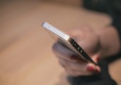 Latvijā mobilo sakaru nodrošinātāji cēluši cenas