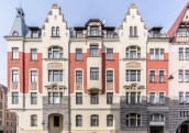 FOTO: Ieguldot vairāk nekā 4 miljonus eiro, Rīgā atjaunots “diplomātu nams” 