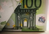 Lietuvas Seims pagarina banku solidaritātes nodevas termiņu par gadu