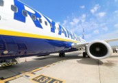 Ryanair finanšu gada pirmā ceturkšņa peļņa sarukusi par 46%