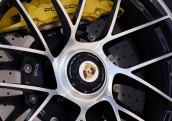 Porsche apsver iespēju iegādāties daļu akumulatoru ražotāja Varta