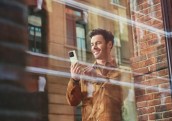 Revolūcija kabatā: ar ko pārsteidz jaunais “Xiaomi 15”?
