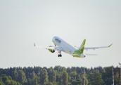 airBaltic jūnijā pārvadāja teju pusmiljonu pasažieru