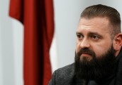 Amatā pazemina VDAA direktoru