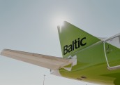 airBaltic augustā pārvadāja vairāk nekā pusmiljonu pasažieru