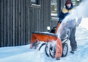 Kā izvēlēties uzticamu sniega pūtēju savam īpašumam?