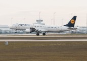 Lufthansa grupa līdz oktobrim atceļ 20 000 reisu