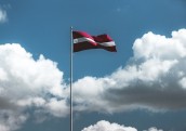 Latvijas ekonomikai šogad prognozē otru straujāko izaugsmi Baltijas valstīs